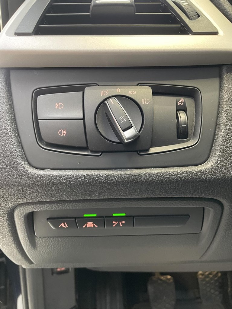 Foto 10 BMW 318d Touring LUXURY LINE -TECHO-LED