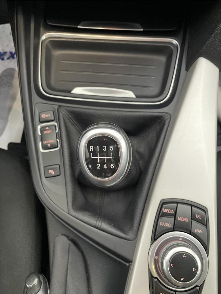 Foto 11 BMW 318d Touring LUXURY LINE -TECHO-LED