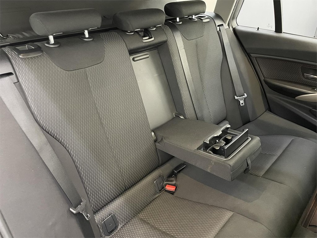 Foto 16 BMW 318d Touring LUXURY LINE -TECHO-LED