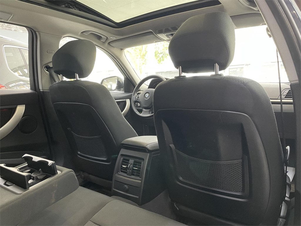 Foto 17 BMW 318d Touring LUXURY LINE -TECHO-LED