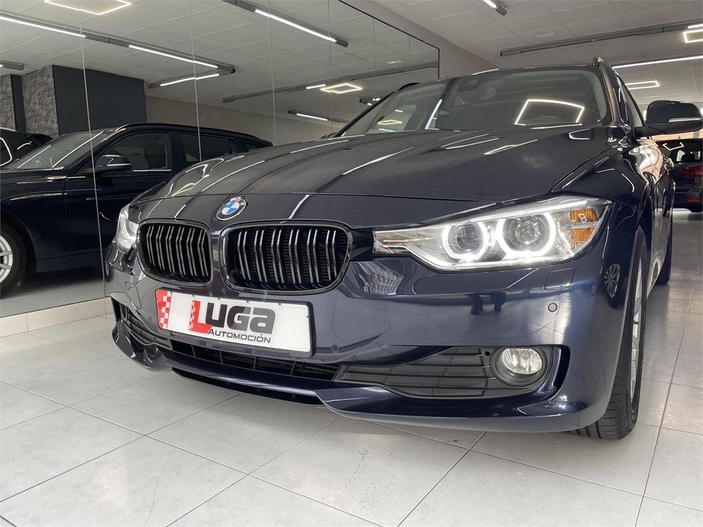 Foto 1 BMW 318d Touring LUXURY LINE -TECHO-LED