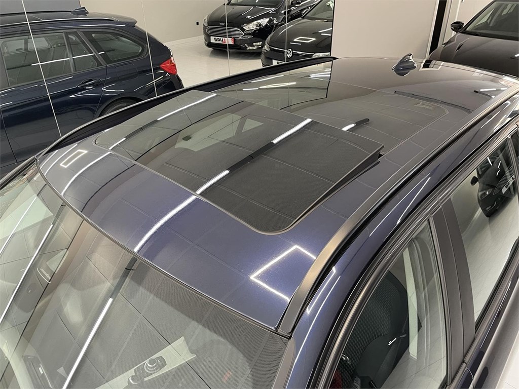 Foto 23 BMW 318d Touring LUXURY LINE -TECHO-LED