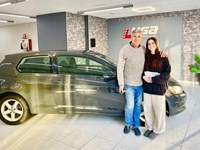 Entrega VW GOLF a Elvira y Paco