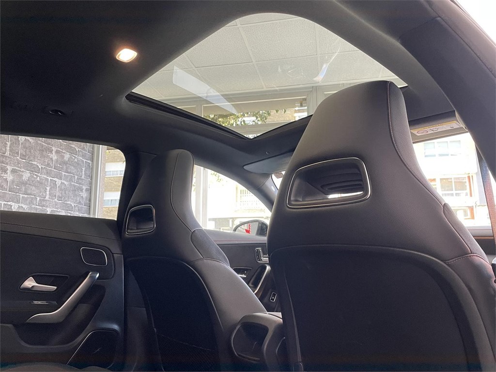 Foto 10 MERCEDES-BENZ CLA 200d AMG