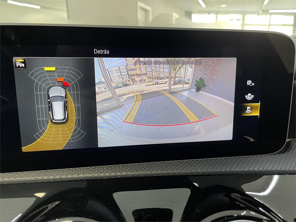 Foto 14 MERCEDES-BENZ CLA 200d AMG