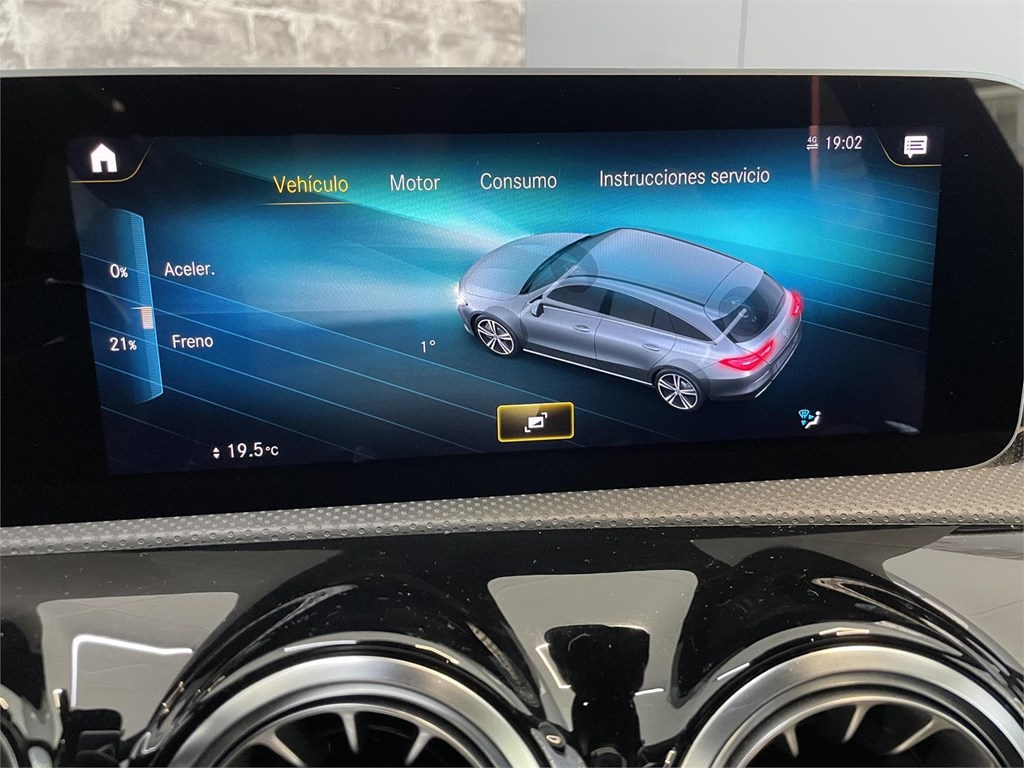 Foto 15 MERCEDES-BENZ CLA 200d AMG