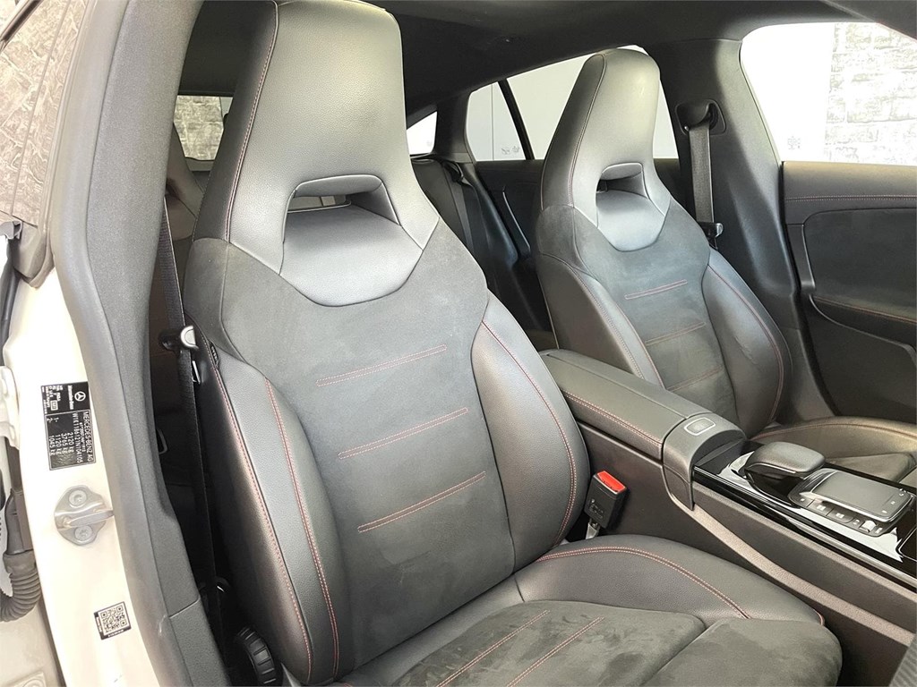 Foto 27 MERCEDES-BENZ CLA 200d AMG