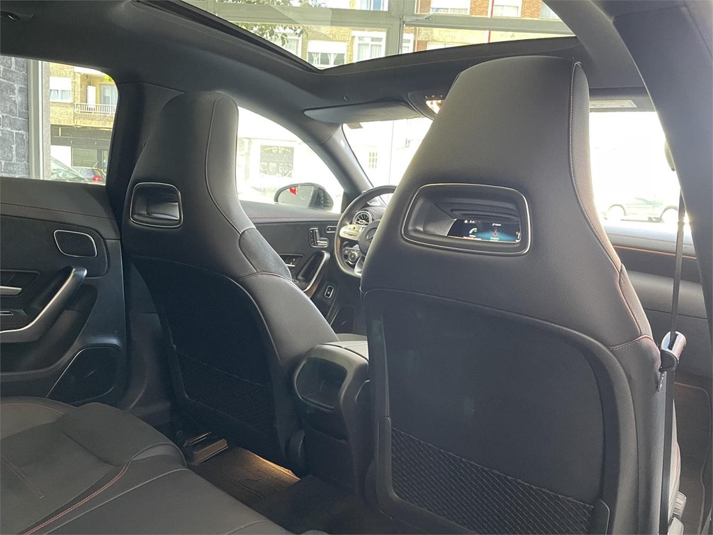 Foto 29 MERCEDES-BENZ CLA 200d AMG