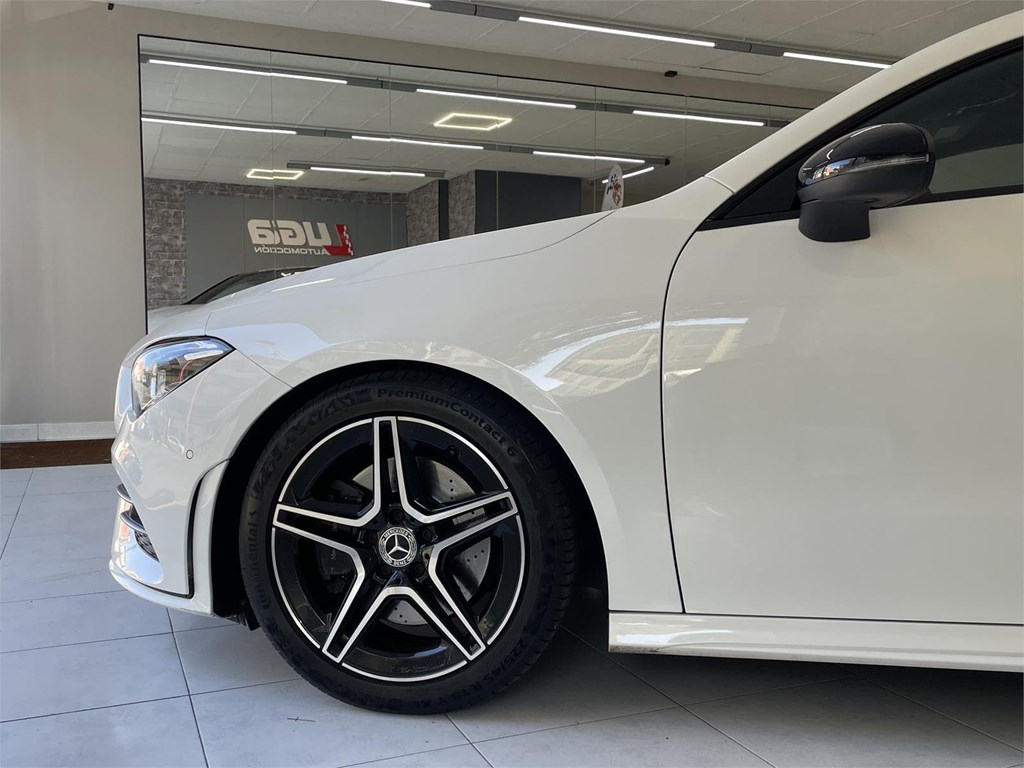 Foto 8 MERCEDES-BENZ CLA 200d AMG