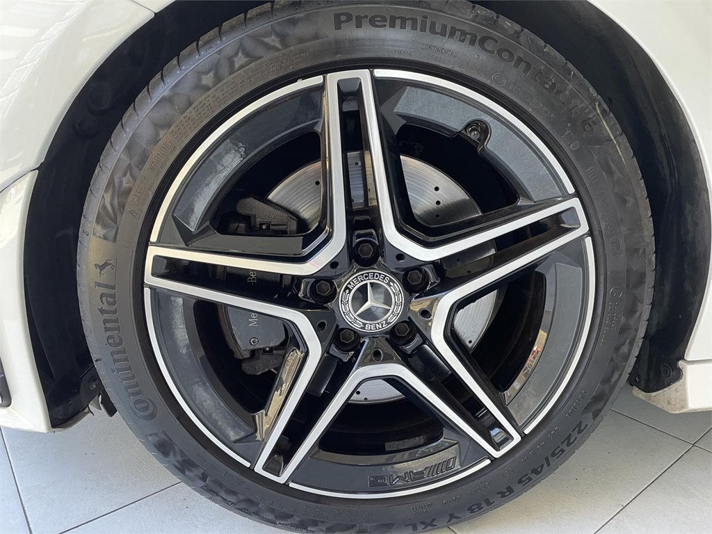 Foto 9 MERCEDES-BENZ CLA 200d AMG