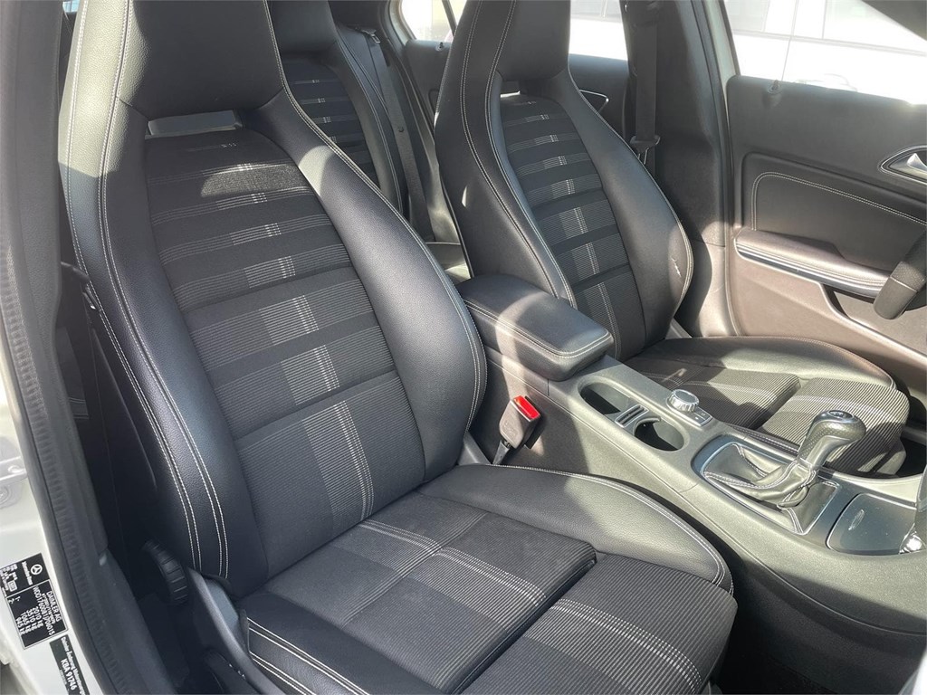 Foto 4 MERCEDES-BENZ CLASE A 200d Año 2018