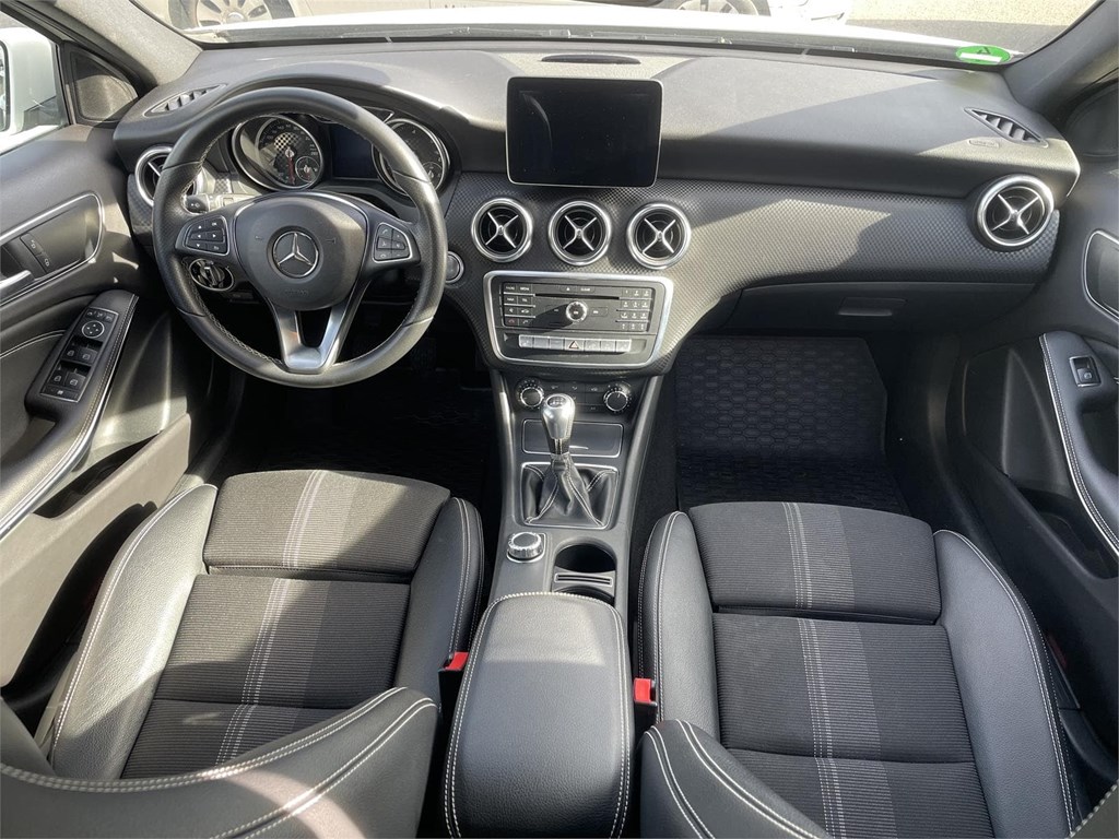 Foto 7 MERCEDES-BENZ CLASE A 200d Año 2018