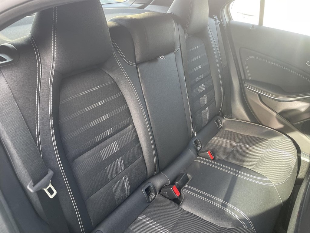 Foto 8 MERCEDES-BENZ CLASE A 200d Año 2018