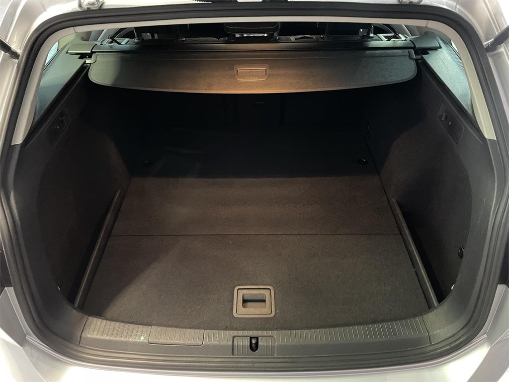 Foto 15 VOLKSWAGEN GOLF Variant CUP 2.0 TDI 150cv BMT