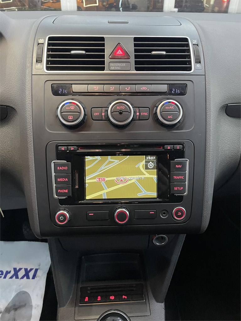 Foto 11 VOLKSWAGEN TOURAN 2.0 TDI 140cv 7 PLAZAS