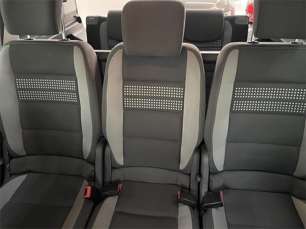 Foto 14 VOLKSWAGEN TOURAN 2.0 TDI 140cv 7 PLAZAS