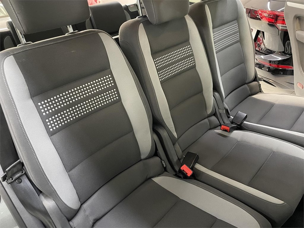 Foto 19 VOLKSWAGEN TOURAN 2.0 TDI 140cv 7 PLAZAS
