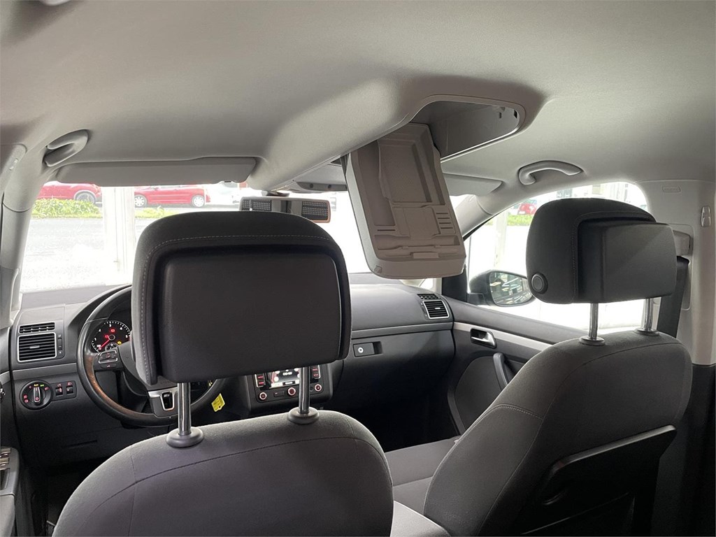 Foto 20 VOLKSWAGEN TOURAN 2.0 TDI 140cv 7 PLAZAS