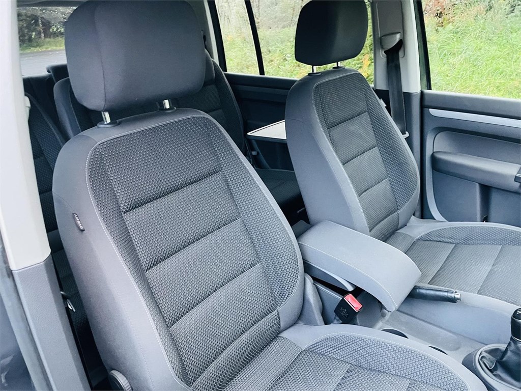 Foto 5 VOLKSWAGEN TOURAN 2.0 TDI 140cv 7 PLAZAS