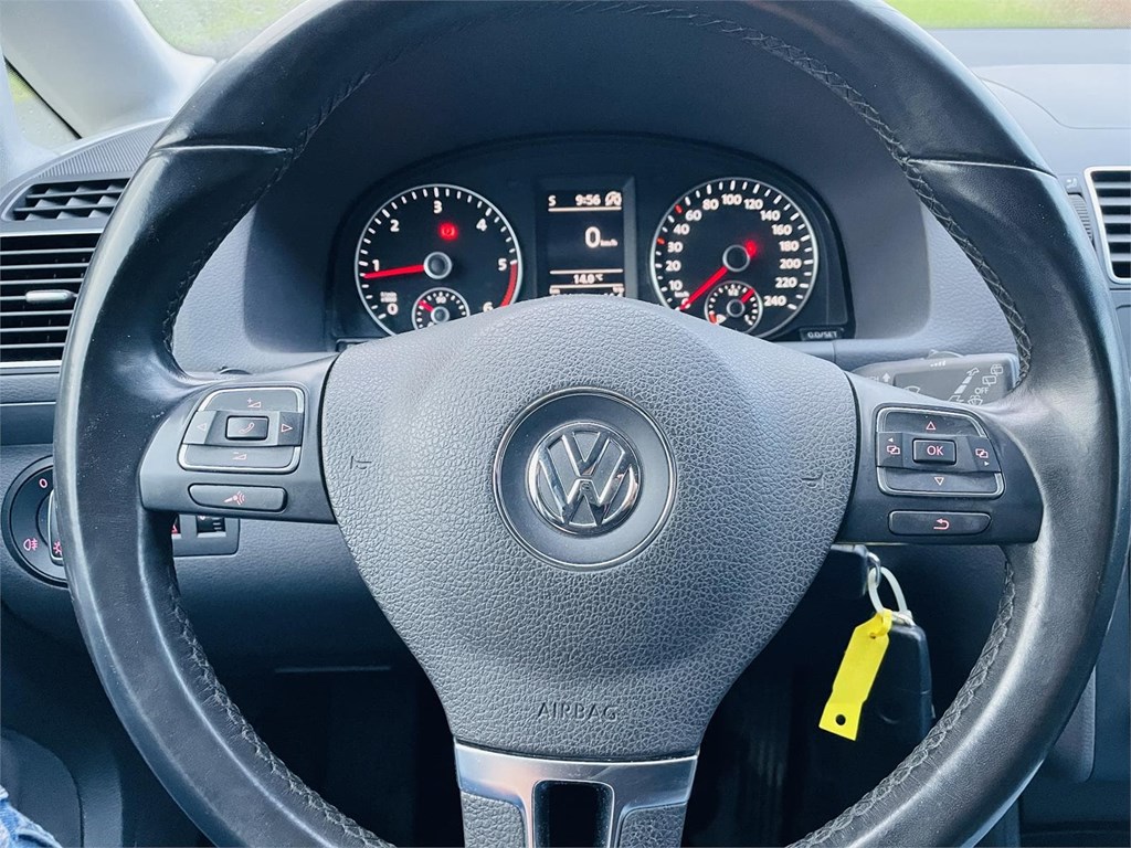 Foto 6 VOLKSWAGEN TOURAN 2.0 TDI 140cv 7 PLAZAS