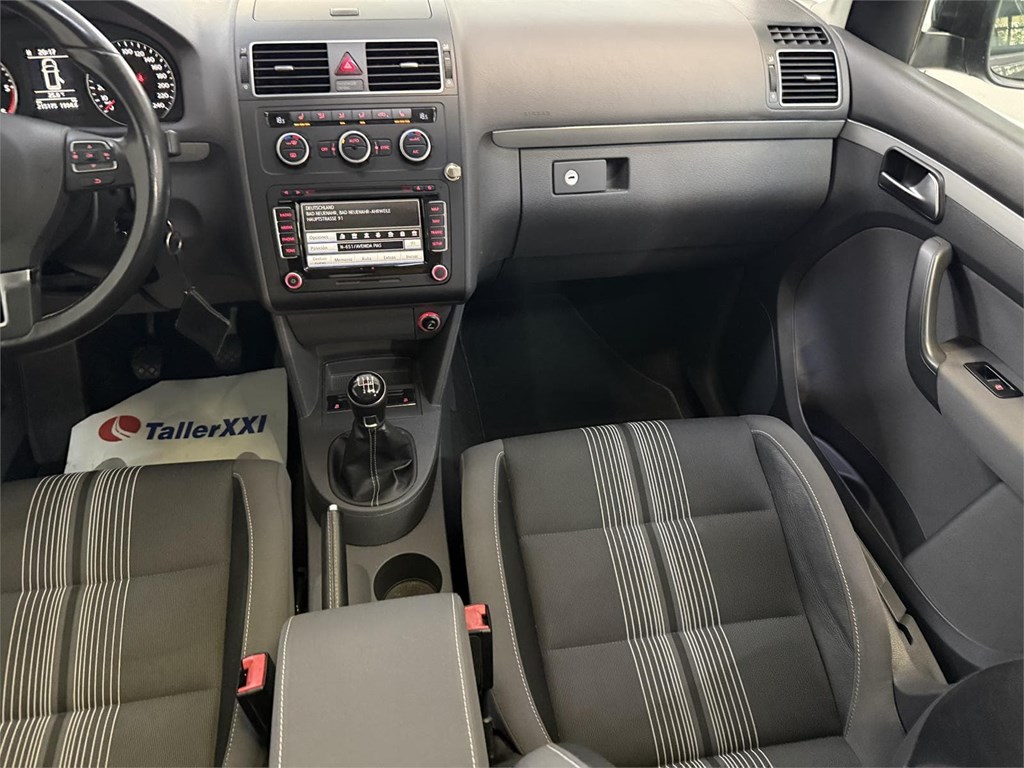 Foto 10 VW TOURAN 2.0 TDI 140cv 