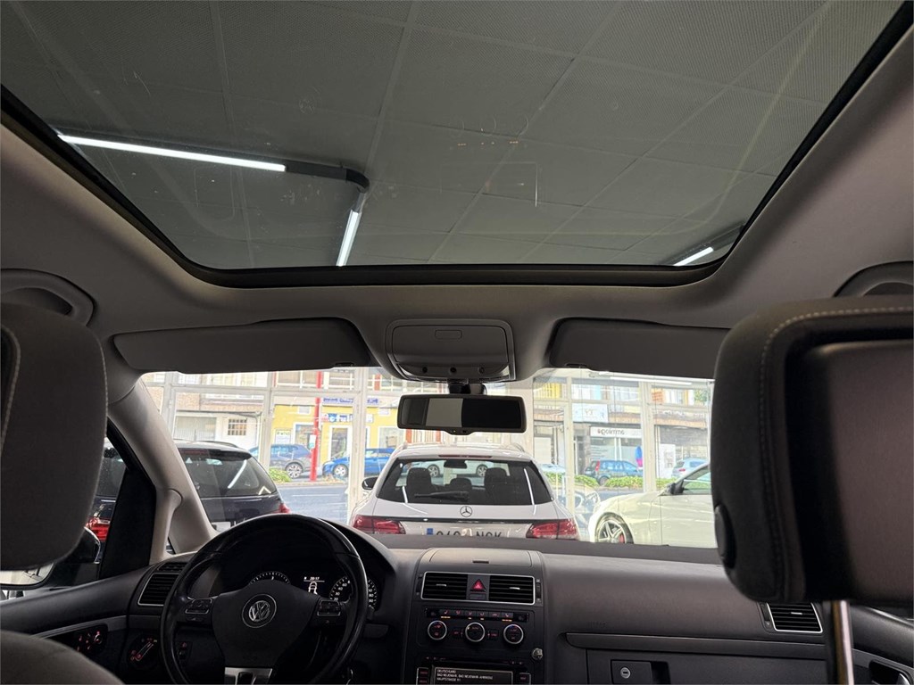 Foto 13 VW TOURAN 2.0 TDI 140cv 