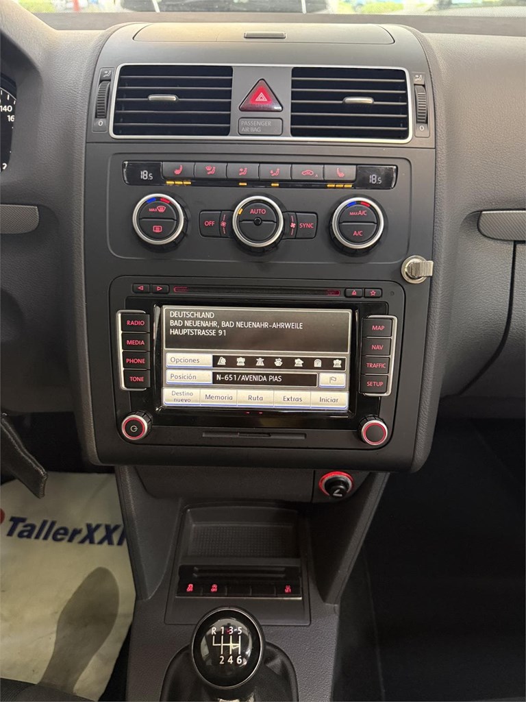 Foto 17 VW TOURAN 2.0 TDI 140cv 