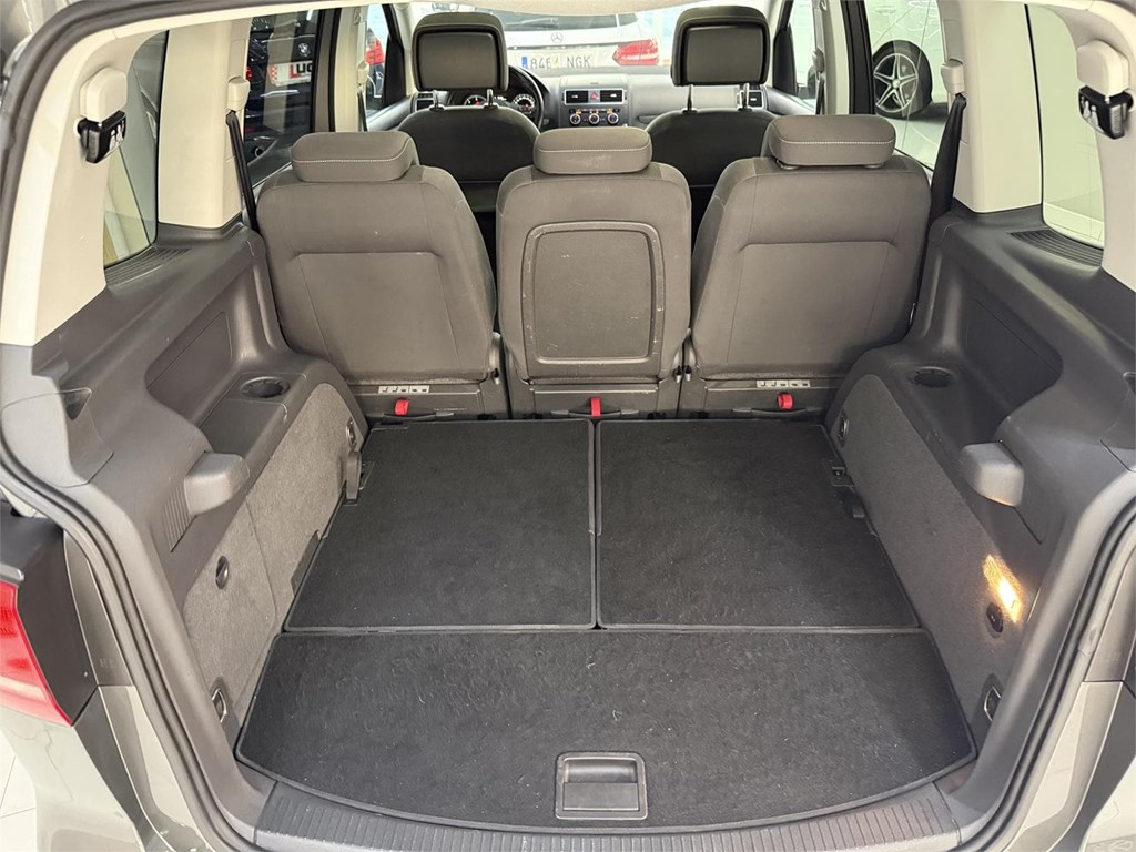 Foto 18 VW TOURAN 2.0 TDI 140cv 