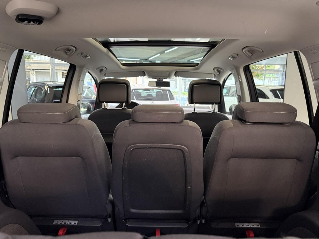 Foto 19 VW TOURAN 2.0 TDI 140cv 